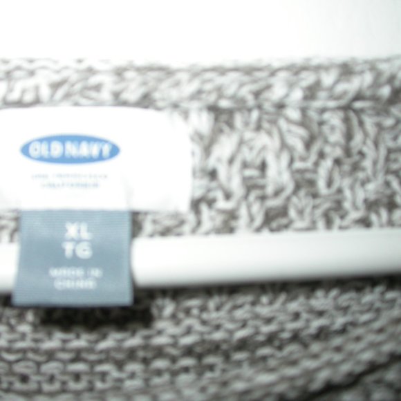 Tan and White Pullover - Picture 3 of 4